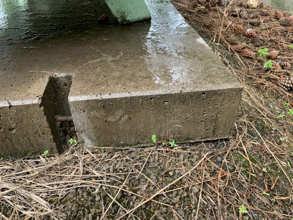 Betonfundament von gemietetem Flüssiggastank